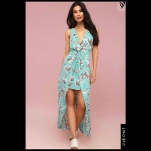 Lulu’s mini-maxi blue floral dress